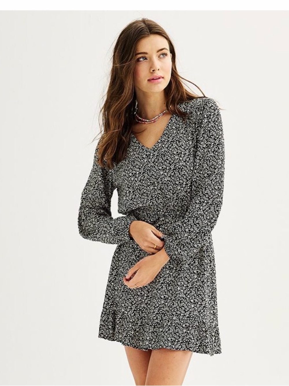 Long Sleeve Skater Dress v-neck above knee Juniors Plus 1x black white floral